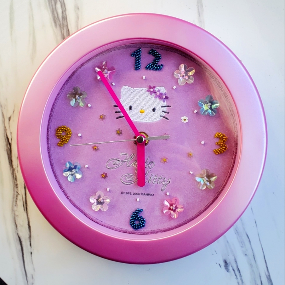 Sanrio Hello Kitty Y2k early 2002 wall clock